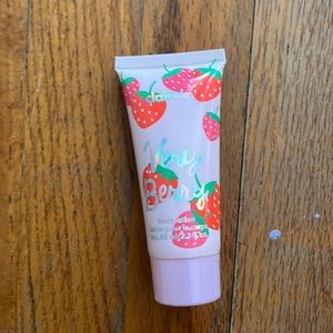 Kids body lotion, sent( very berry ) strawberry 🍓